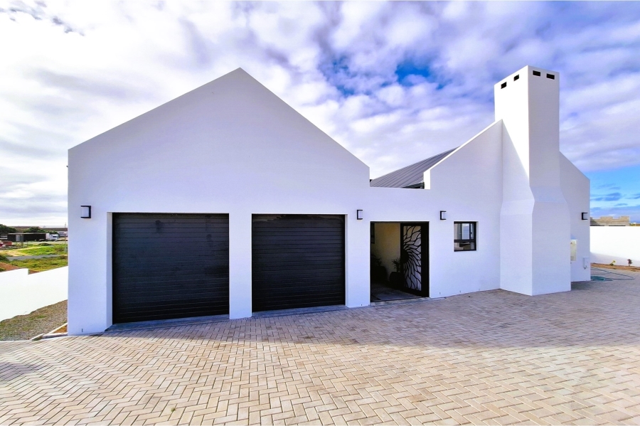 4 Bedroom Property for Sale in Da Gama Bay Western Cape